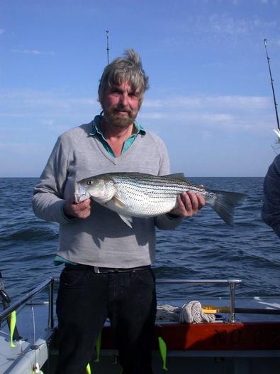 Randy kept this 27 incher after having had to release a 33 incher within the Virginia slot of release size!