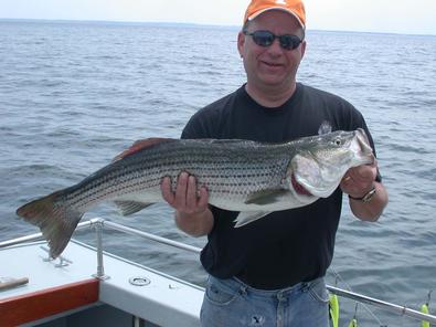 Steve Asper holds on to this 34 incher
